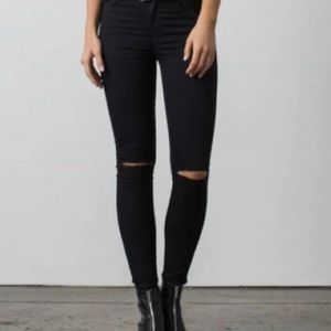 DSTLD distressed skinny jean